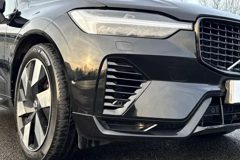 FY73OZL Volvo Xc60 2.0h T8 Recharge 18.8kWh Ultimate Dark Auto AWD Euro 6 (s/s) 5dr Thumbnail #9