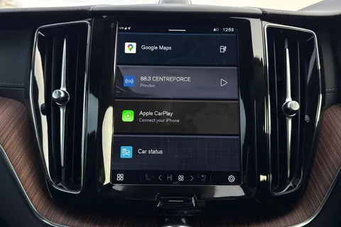 FY73OZL Volvo Xc60 2.0h T8 Recharge 18.8kWh Ultimate Dark Auto AWD Euro 6 (s/s) 5dr Thumbnail #17