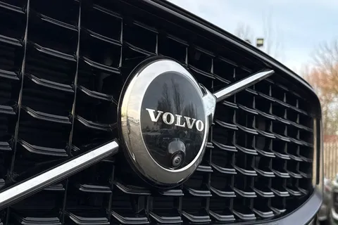 FY73OZL Volvo Xc60 2.0h T8 Recharge 18.8kWh Ultimate Dark Auto AWD Euro 6 (s/s) 5dr Thumbnail #30