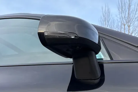 FY73OZL Volvo Xc60 2.0h T8 Recharge 18.8kWh Ultimate Dark Auto AWD Euro 6 (s/s) 5dr Thumbnail #31