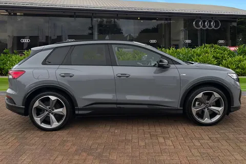 BP73HLO Audi Q4 e-tron Q4  (S) Black Edition 45 e-tron  210,00 kW Thumbnail #3