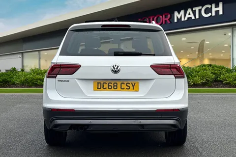 DC68CSY Volkswagen Tiguan 2.0 TDI SEL DSG Euro 6 (s/s) 5dr Thumbnail #4