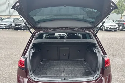 VE67LXM Volkswagen Golf 2.0 TDI GTD Euro 6 (s/s) 5dr Thumbnail #9