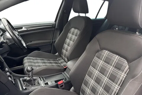 VE67LXM Volkswagen Golf 2.0 TDI GTD Euro 6 (s/s) 5dr Thumbnail #10