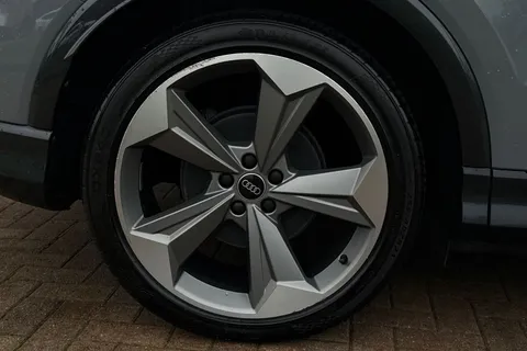 BP73HLO Audi Q4 e-tron Q4  (S) Black Edition 45 e-tron  210,00 kW Thumbnail #9