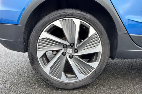 NL22ZJY SEAT Arona 1.5 TSI FR Sport DSG Euro 6 (s/s) 5dr Thumbnail #10