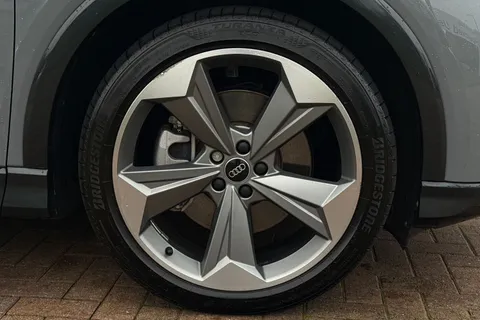 BP73HLO Audi Q4 e-tron Q4  (S) Black Edition 45 e-tron  210,00 kW Thumbnail #10