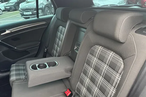 VE67LXM Volkswagen Golf 2.0 TDI GTD Euro 6 (s/s) 5dr Thumbnail #13