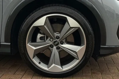 BP73HLO Audi Q4 e-tron Q4  (S) Black Edition 45 e-tron  210,00 kW Thumbnail #12