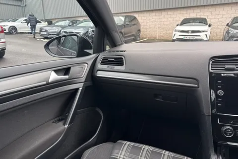 VE67LXM Volkswagen Golf 2.0 TDI GTD Euro 6 (s/s) 5dr Thumbnail #14