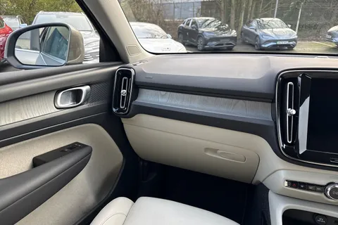 YA70XWD Volvo Xc40 1.5 T3 Inscription Pro Euro 6 (s/s) 5dr Thumbnail #14