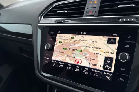 DC68CSY Volkswagen Tiguan 2.0 TDI SEL DSG Euro 6 (s/s) 5dr Thumbnail #16