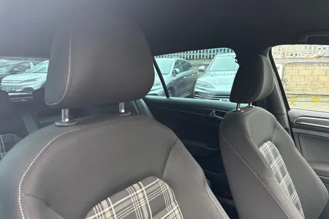 VE67LXM Volkswagen Golf 2.0 TDI GTD Euro 6 (s/s) 5dr Thumbnail #20