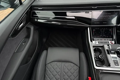 Audi SQ7 4.0 TFSI V8 Black Edition Tiptronic quattro Euro 6 (s/s) 5dr Thumbnail #20