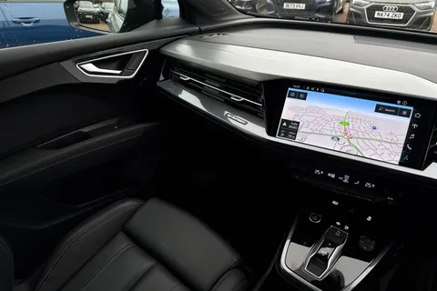 BP73HLO Audi Q4 e-tron Q4  (S) Black Edition 45 e-tron  210,00 kW Thumbnail #19