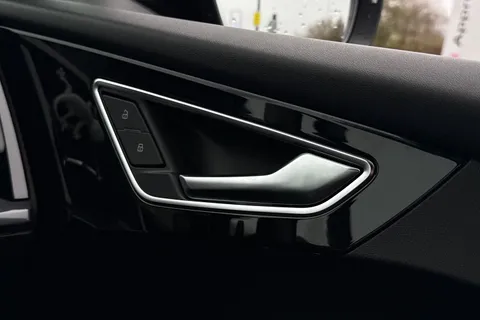 BP73HLO Audi Q4 e-tron Q4  (S) Black Edition 45 e-tron  210,00 kW Thumbnail #20