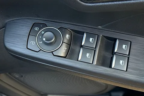 PJ24WXW Ford Kuga 2.5 PHEV ST-Line X Edition 5dr CVT Thumbnail #21