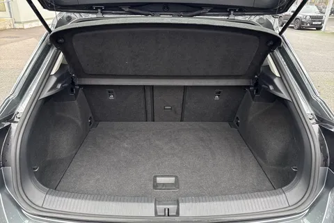 VO72OJV Volkswagen T-Roc 1.0 TSI Life Euro 6 (s/s) 5dr Thumbnail #6