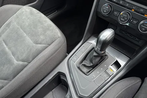 DC68CSY Volkswagen Tiguan 2.0 TDI SEL DSG Euro 6 (s/s) 5dr Thumbnail #22