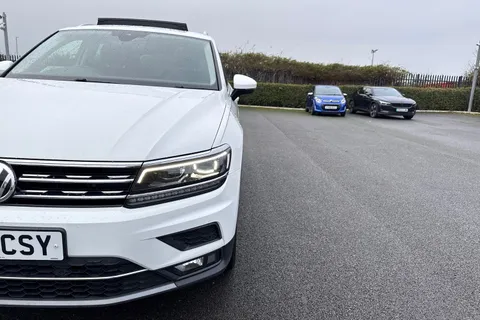 DC68CSY Volkswagen Tiguan 2.0 TDI SEL DSG Euro 6 (s/s) 5dr Thumbnail #25