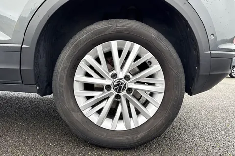 VO72OJV Volkswagen T-Roc 1.0 TSI Life Euro 6 (s/s) 5dr Thumbnail #12