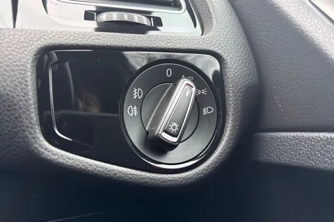 VE67LXM Volkswagen Golf 2.0 TDI GTD Euro 6 (s/s) 5dr Thumbnail #28