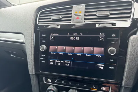 VE67LXM Volkswagen Golf 2.0 TDI GTD Euro 6 (s/s) 5dr Thumbnail #29