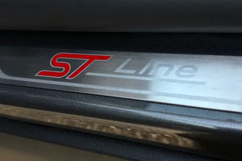 PJ24WXW Ford Kuga 2.5 PHEV ST-Line X Edition 5dr CVT Thumbnail #29