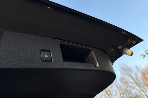 PJ24WXW Ford Kuga 2.5 PHEV ST-Line X Edition 5dr CVT Thumbnail #30