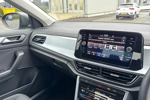 VO72OJV Volkswagen T-Roc 1.0 TSI Life Euro 6 (s/s) 5dr Thumbnail #16