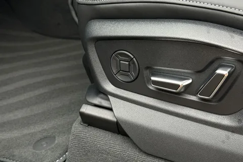 Audi SQ7 4.0 TFSI V8 Black Edition Tiptronic quattro Euro 6 (s/s) 5dr Thumbnail #33