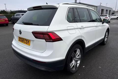 DC68CSY Volkswagen Tiguan 2.0 TDI SEL DSG Euro 6 (s/s) 5dr Thumbnail #33