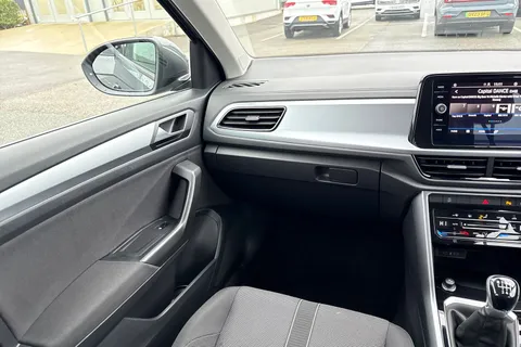 VO72OJV Volkswagen T-Roc 1.0 TSI Life Euro 6 (s/s) 5dr Thumbnail #19