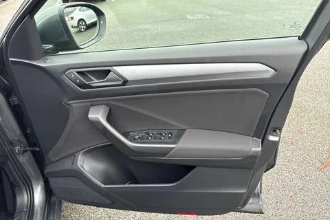 VO72OJV Volkswagen T-Roc 1.0 TSI Life Euro 6 (s/s) 5dr Thumbnail #20