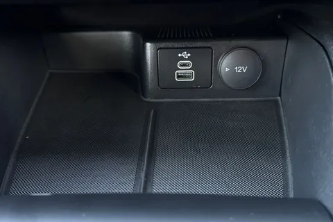 PJ24WXW Ford Kuga 2.5 PHEV ST-Line X Edition 5dr CVT Thumbnail #37