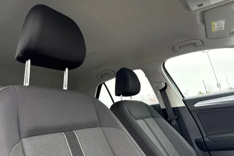 VO72OJV Volkswagen T-Roc 1.0 TSI Life Euro 6 (s/s) 5dr Thumbnail #23