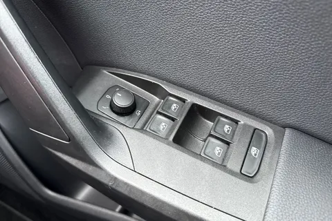 NL22ZJY SEAT Arona 1.5 TSI FR Sport DSG Euro 6 (s/s) 5dr Thumbnail #38