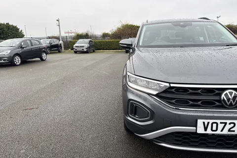 VO72OJV Volkswagen T-Roc 1.0 TSI Life Euro 6 (s/s) 5dr Thumbnail #24