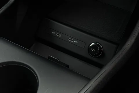 BP73HLO Audi Q4 e-tron Q4  (S) Black Edition 45 e-tron  210,00 kW Thumbnail #39