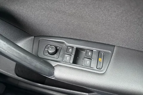 DC68CSY Volkswagen Tiguan 2.0 TDI SEL DSG Euro 6 (s/s) 5dr Thumbnail #40