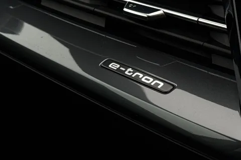BP73HLO Audi Q4 e-tron Q4  (S) Black Edition 45 e-tron  210,00 kW Thumbnail #41