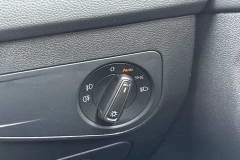 DC68CSY Volkswagen Tiguan 2.0 TDI SEL DSG Euro 6 (s/s) 5dr Thumbnail #42