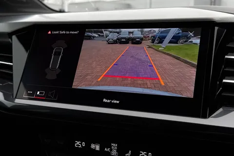 BP73HLO Audi Q4 e-tron Q4  (S) Black Edition 45 e-tron  210,00 kW Thumbnail #43