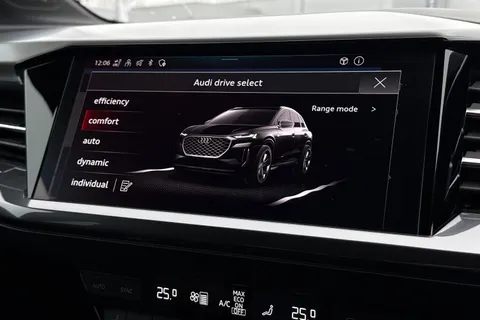 BP73HLO Audi Q4 e-tron Q4  (S) Black Edition 45 e-tron  210,00 kW Thumbnail #44