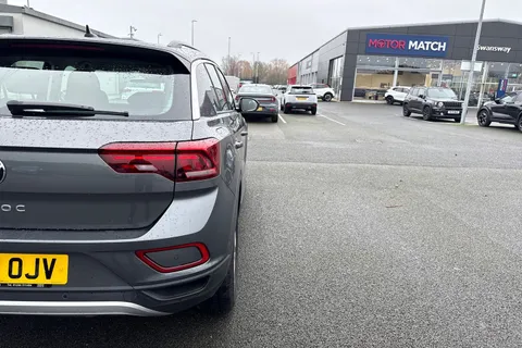 VO72OJV Volkswagen T-Roc 1.0 TSI Life Euro 6 (s/s) 5dr Thumbnail #32