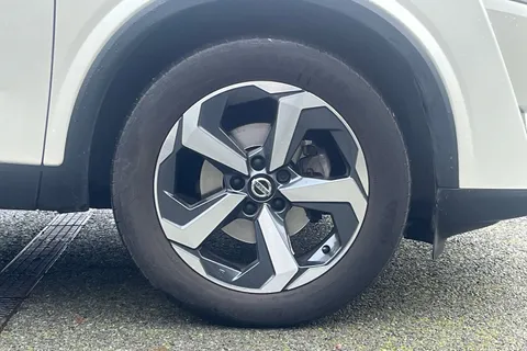 EJ71RZV Nissan Qashqai 1.3 DiG-T MH 158 N-Connecta 5dr Xtronic Thumbnail #12