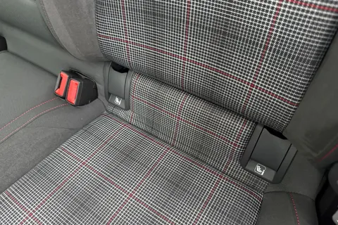 CX70OOE Volkswagen Golf 2.0 TSI GTI DSG Euro 6 (s/s) 5dr Thumbnail #35