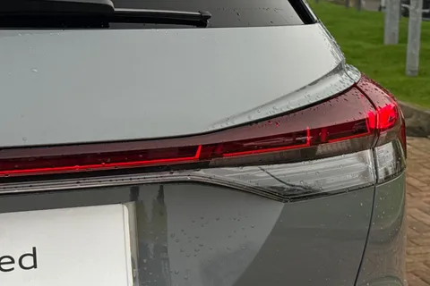 BP73HLO Audi Q4 e-tron Q4  (S) Black Edition 45 e-tron  210,00 kW Thumbnail #49