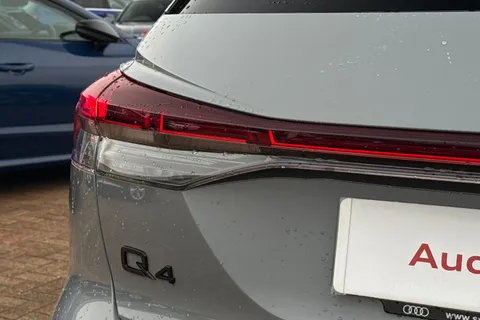 BP73HLO Audi Q4 e-tron Q4  (S) Black Edition 45 e-tron  210,00 kW Thumbnail #51