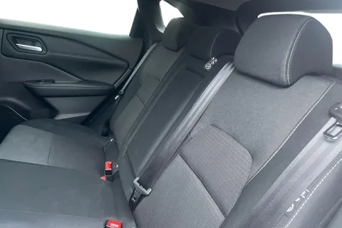 EJ71RZV Nissan Qashqai 1.3 DiG-T MH 158 N-Connecta 5dr Xtronic Thumbnail #18